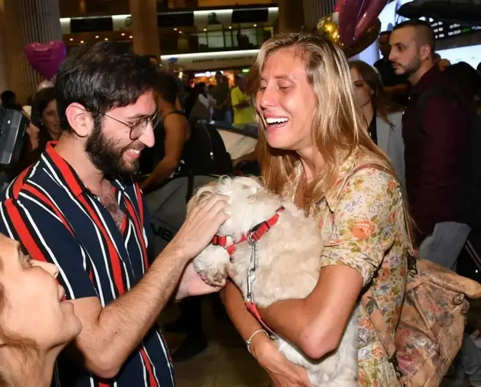 אלין לוי חוזר מצילומי הישרדות (מערכת וואלה! NEWS , שלומי צ'יקונה) אלין לוי חוזר מצילומי הישרדות (מערכת וואלה! NEWS , שלומי צ'יקונה)