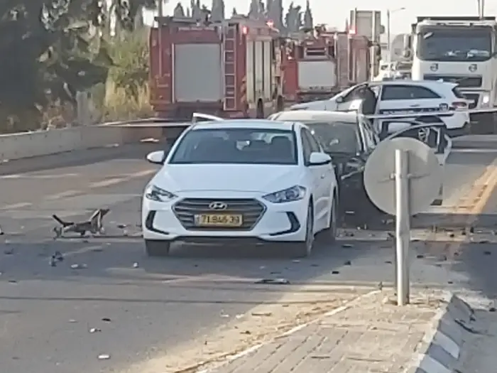 רכב שהתפוצץ סמוך לפרדס חנה קיים חשד כי מדבור בניסיון חיסול (מד"א , תיעוד מבצעי מד"א) רכב שהתפוצץ סמוך לפרדס חנה קיים חשד כי מדבור בניסיון חיסול (מד"א , תיעוד מבצעי מד"א)