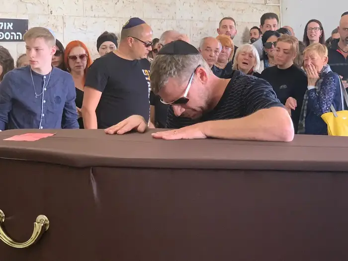 הלוויתם של הרוגי תאונת הדרכים בכביש 6, אוקטובר 2019 (שלומי גבאי) הלוויתם של הרוגי תאונת הדרכים בכביש 6, אוקטובר 2019 (שלומי גבאי)