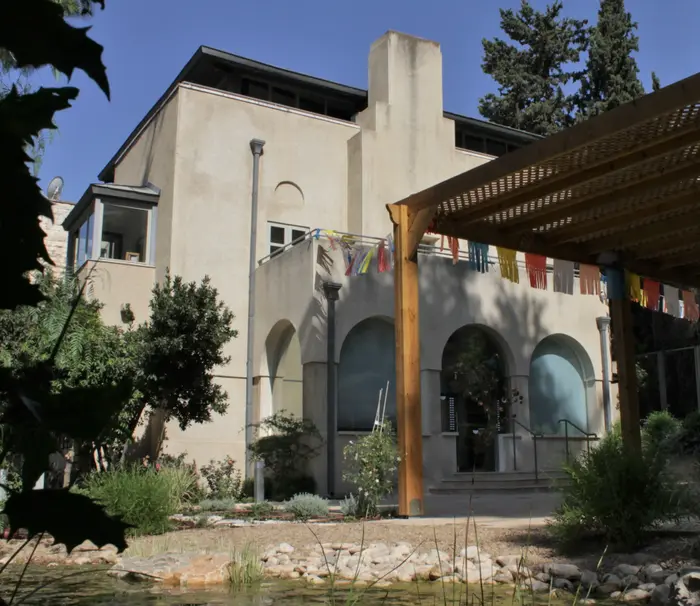 בתים מבפנים ירושלים בית לוי אשכול (יח"צ , טל פסס) בתים מבפנים ירושלים בית לוי אשכול (יח"צ , טל פסס)