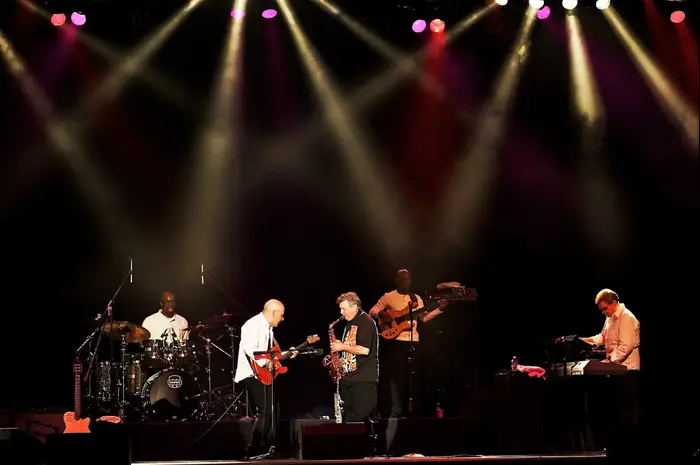 Spyro Gyra (יח"צ , Brian Friedman B Freed Photography) Spyro Gyra (יח"צ , Brian Friedman B Freed Photography)