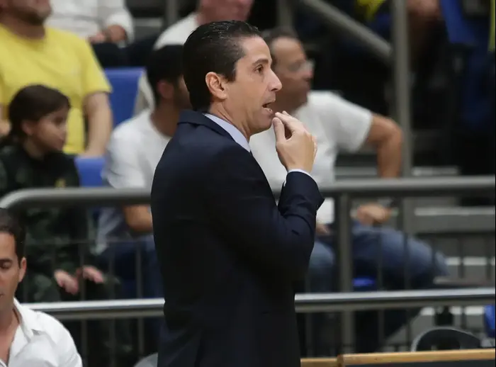 יאניס ספרופולוס מאמן מכבי תל אביב (דני מרון) יאניס ספרופולוס מאמן מכבי תל אביב (דני מרון)