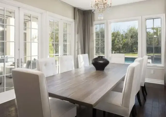 קייטי הולמס בית קליפורניה (אתר רשמי , realtor.com) קייטי הולמס בית קליפורניה (אתר רשמי , realtor.com)