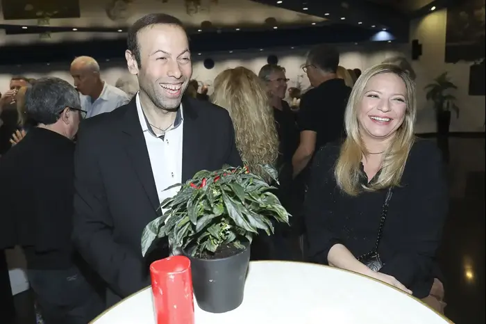 טלי מורנו וחזי סימנטוב (רפי דלויה) טלי מורנו וחזי סימנטוב (רפי דלויה)