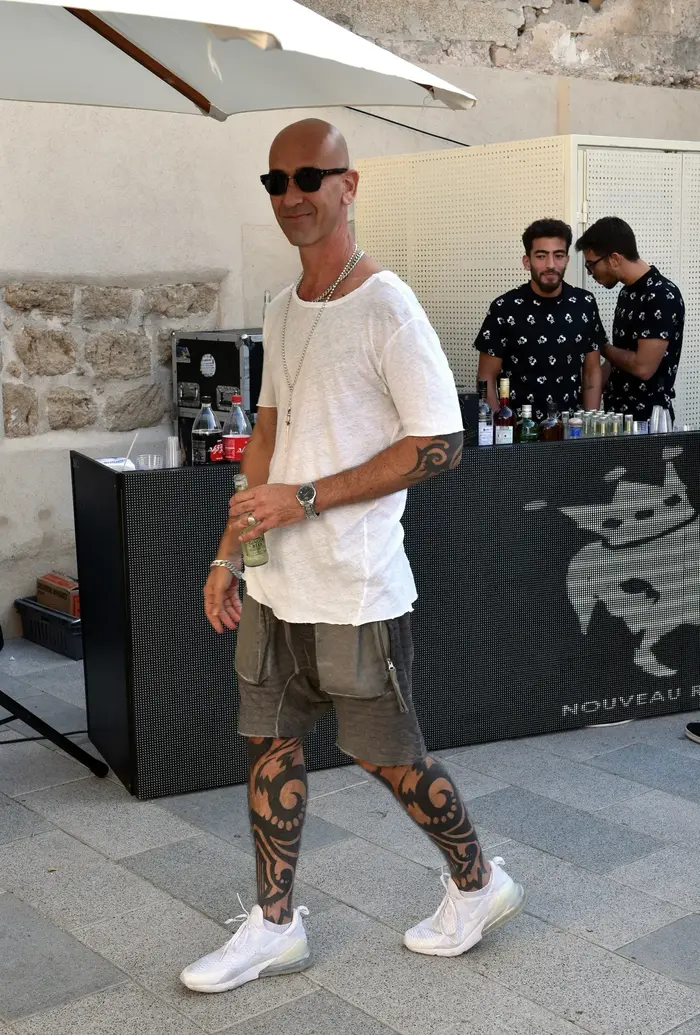 גל אפל (יח"צ , סרג'ו סטרודובצב) גל אפל (יח"צ , סרג'ו סטרודובצב)