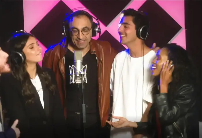 "כמו גדולים". כתבת: אופיר סגרסקי, צלם: עידו שחם (צילום מסך) "כמו גדולים". כתבת: אופיר סגרסקי, צלם: עידו שחם (צילום מסך)