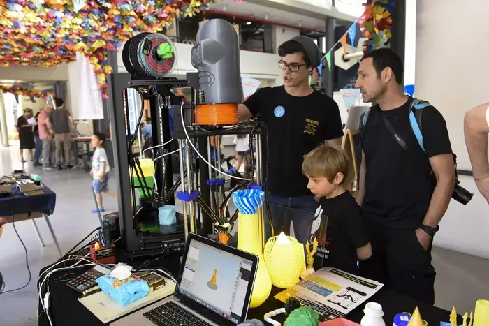 יריד מייקרים (יח"צ , אבי חיון) יריד מייקרים (יח"צ , אבי חיון)