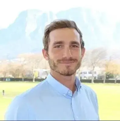 בעלה של המורה החשודה בקיום יחסי מין עם תלמידים (צילום מסך) בעלה של המורה החשודה בקיום יחסי מין עם תלמידים (צילום מסך)