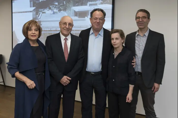 עידו ברונו, מיכל רובנר, גיל ברנדיס, יצחק מולכו, לאה רוטשטיין (יח"צ , לורה לכמן למוזיאון ישראל) עידו ברונו, מיכל רובנר, גיל ברנדיס, יצחק מולכו, לאה רוטשטיין (יח"צ , לורה לכמן למוזיאון ישראל)