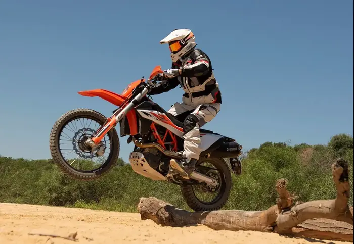KTM 690 אנדורו R (קינן כהן , אסף רחמים) KTM 690 אנדורו R (קינן כהן , אסף רחמים)