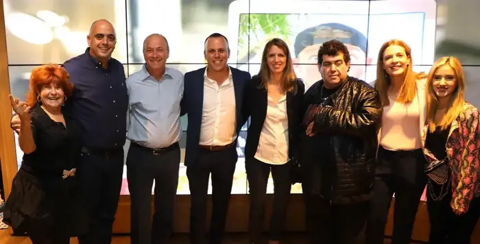 עדי ביטי, גלית פולק, אבי ביטר, אתי בן זאב, אסף אזולאי, גולן שרמן יוסי אלבז, ציפי שביט (יח"צ , אביב גוטליב) עדי ביטי, גלית פולק, אבי ביטר, אתי בן זאב, אסף אזולאי, גולן שרמן יוסי אלבז, ציפי שביט (יח"צ , אביב גוטליב)