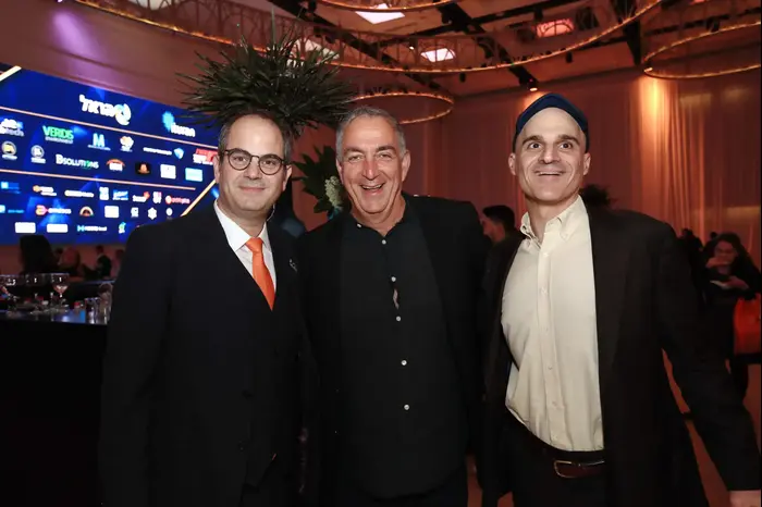 מארק גרסון, מתי כוכבי ואלי ביר (יח"צ , פאביאן קולדרוף) מארק גרסון, מתי כוכבי ואלי ביר (יח"צ , פאביאן קולדרוף)