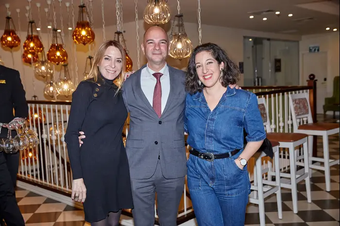 טליה תורגמן אילן בן חקון (שוקה כהן) טליה תורגמן אילן בן חקון (שוקה כהן)