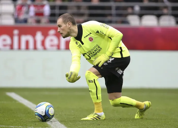 פרדראג ראיקוביץ' שוער ריימס (GettyImages) פרדראג ראיקוביץ' שוער ריימס (GettyImages)