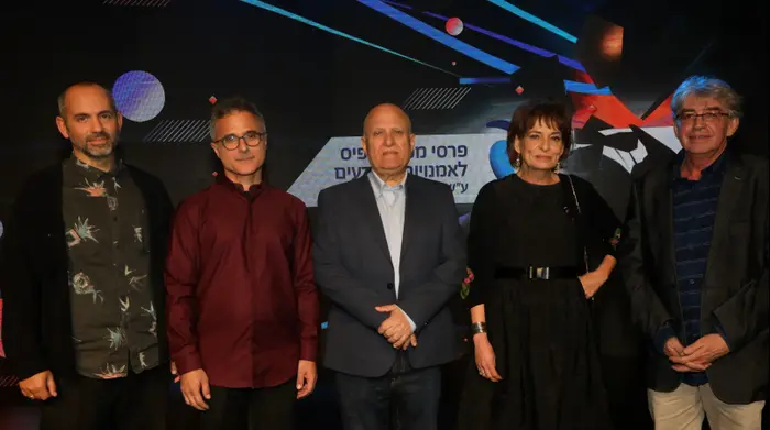 אלכסנדר ליסנסקי מיכל אביעד אביגדור יצחקי יגאל מירטנבאום ואורי ניר (יח"צ , יסיון פרג) אלכסנדר ליסנסקי מיכל אביעד אביגדור יצחקי יגאל מירטנבאום ואורי ניר (יח"צ , יסיון פרג)