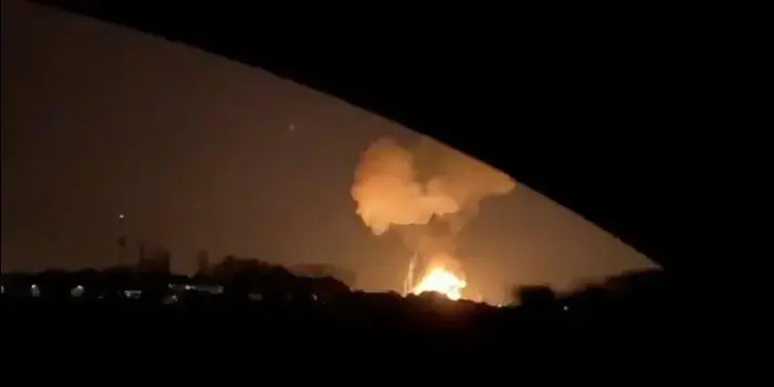 ספרד: אדם אחד נהרג בפיצוץ שאירע במפעל כימי באזור התעשייה של טראגונה;
הרשויות הנחו את התושבים להישאר בבתים עד שתתברר חומרת האירוע (רויטרס) ספרד: אדם אחד נהרג בפיצוץ שאירע במפעל כימי באזור התעשייה של טראגונה;
הרשויות הנחו את התושבים להישאר בבתים עד שתתברר חומרת האירוע (רויטרס)