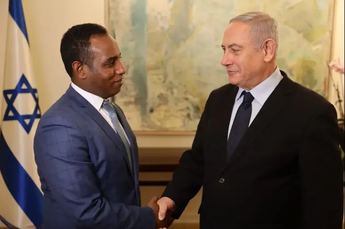 נתניהו וח"כ יברקן לאחר ששוריין במקום ה-20 ברשימת הליכוד. 15 בינואר 2020 (אתר רשמי , לע"מ) נתניהו וח"כ יברקן לאחר ששוריין במקום ה-20 ברשימת הליכוד. 15 בינואר 2020 (אתר רשמי , לע"מ)