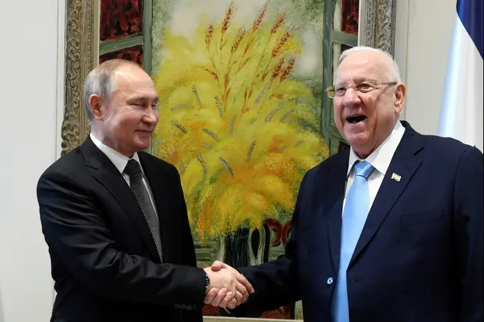 פגישת נשיא המדינה, ראובן ריבלין ועמיתו הרוסי ולדימר פוטין בבית הנשיא, ירושלים 23 בינואר 2020 (רויטרס) פגישת נשיא המדינה, ראובן ריבלין ועמיתו הרוסי ולדימר פוטין בבית הנשיא, ירושלים 23 בינואר 2020 (רויטרס)