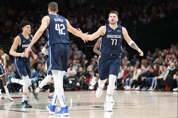 לוקה דונצ'יץ', דאלאס מאבריקס חוגג (GettyImages) לוקה דונצ'יץ', דאלאס מאבריקס חוגג (GettyImages)
