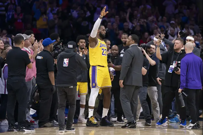 לברון ג'יימס, לוס אנג'לס לייקרס (GettyImages) לברון ג'יימס, לוס אנג'לס לייקרס (GettyImages)