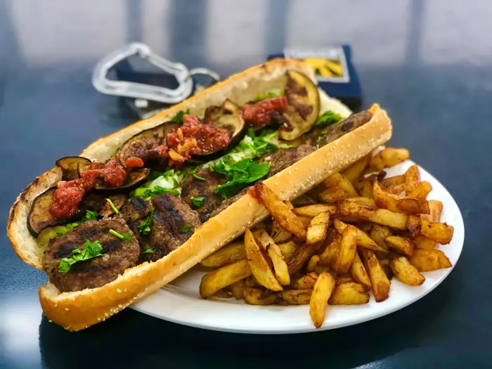 הבגט הלוהט טירת הכרמל (קובי רובין) הבגט הלוהט טירת הכרמל (קובי רובין)
