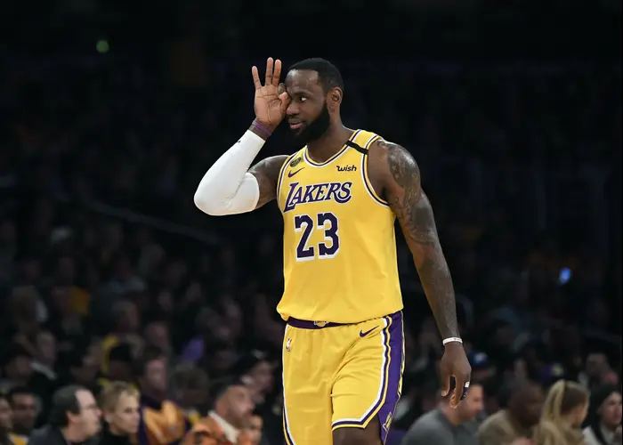 שחקן לוס אנג'לס לייקרס לברון ג'יימס (GettyImages) שחקן לוס אנג'לס לייקרס לברון ג'יימס (GettyImages)