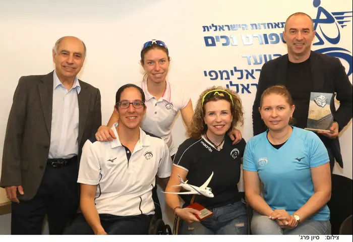 גונן אוסישקין, יוליה צ'רנוי, פסקל ברקוביץ', סימונה גורן, מורן סמואל שוקי דקל (יח"צ , סיון פרג) גונן אוסישקין, יוליה צ'רנוי, פסקל ברקוביץ', סימונה גורן, מורן סמואל שוקי דקל (יח"צ , סיון פרג)