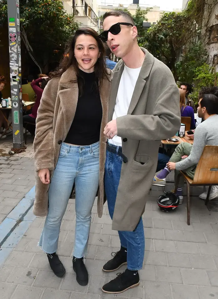 טום באום, ג'וי ריגר (ניר פקין) טום באום, ג'וי ריגר (ניר פקין)