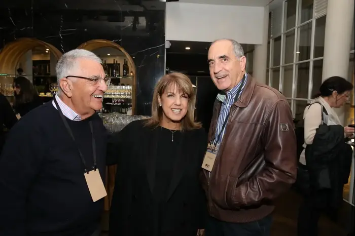 ציון בהלול ליאורה עופר גדעון שטאט (יח"צ , איציק בירן) ציון בהלול ליאורה עופר גדעון שטאט (יח"צ , איציק בירן)