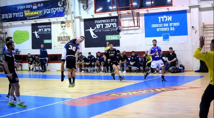 מילאן פאבלוביץ' שחקן א.ס. רמת השרון מול בני הרצליה (אתר רשמי , עומרי רוזנבליט, א.ס. רמת השרון) מילאן פאבלוביץ' שחקן א.ס. רמת השרון מול בני הרצליה (אתר רשמי , עומרי רוזנבליט, א.ס. רמת השרון)