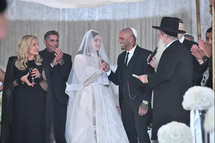 אייל גולן (יח"צ , תמונות גולשים) אייל גולן (יח"צ , תמונות גולשים)
