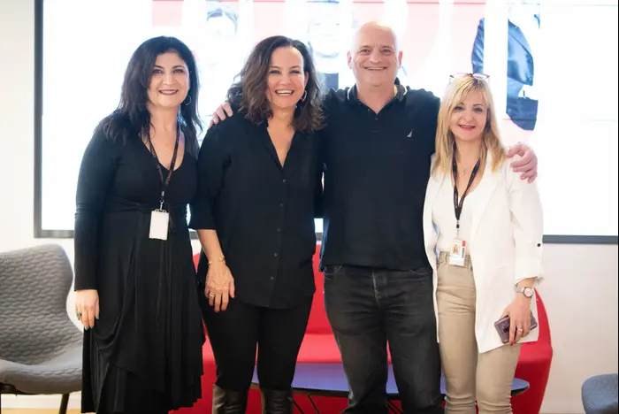 גילי שלזינגר, עוזי נבון, צופית גרנט ואלה מרום (יח"צ , ליאור לב) גילי שלזינגר, עוזי נבון, צופית גרנט ואלה מרום (יח"צ , ליאור לב)