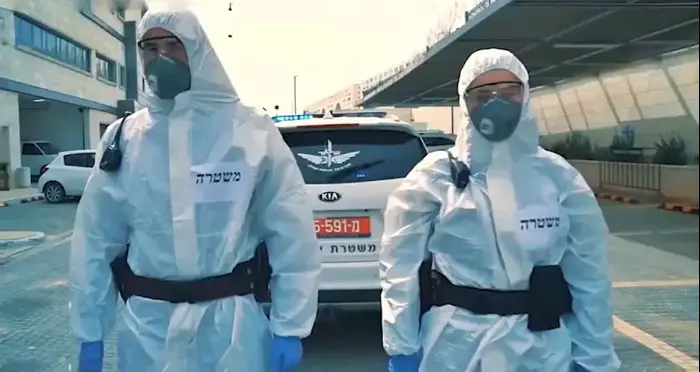נציגי משטרת ישראל במהלך פעילות אכיפה נגד מפרי הנחיות משרד הביראות 22 במרץ 2020 (דוברות משטרת ישראל) נציגי משטרת ישראל במהלך פעילות אכיפה נגד מפרי הנחיות משרד הביראות 22 במרץ 2020 (דוברות משטרת ישראל)