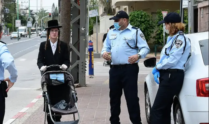 אכיפה משטרתית בבני ברק, 31 במרץ 2020 (ראובן קסטרו) אכיפה משטרתית בבני ברק, 31 במרץ 2020 (ראובן קסטרו)