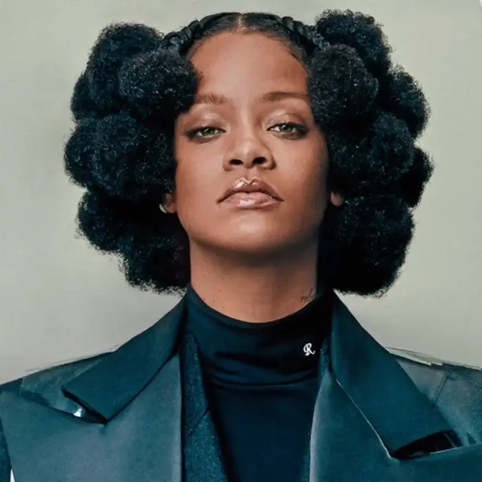 ריהאנה במגזין ווג הבריטי (סריקה , British Vogue) ריהאנה במגזין ווג הבריטי (סריקה , British Vogue)
