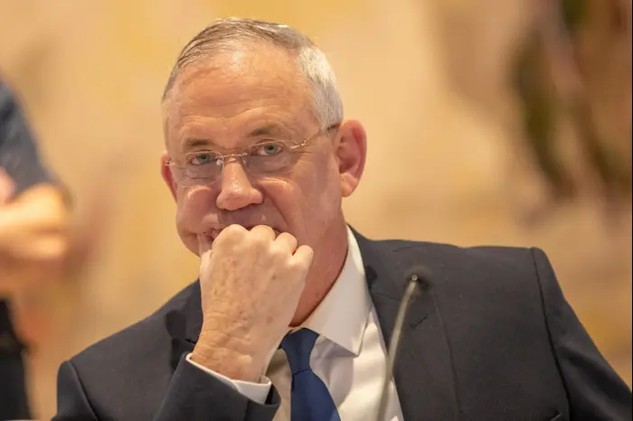 יו"ר כחול לבן בני גנץ בישיבת הממשלה הראשונה של הממשלה ה-35, 24 במאי 2020 (פול צלמים , אוהד צויגנברג "הארץ") יו"ר כחול לבן בני גנץ בישיבת הממשלה הראשונה של הממשלה ה-35, 24 במאי 2020 (פול צלמים , אוהד צויגנברג "הארץ")