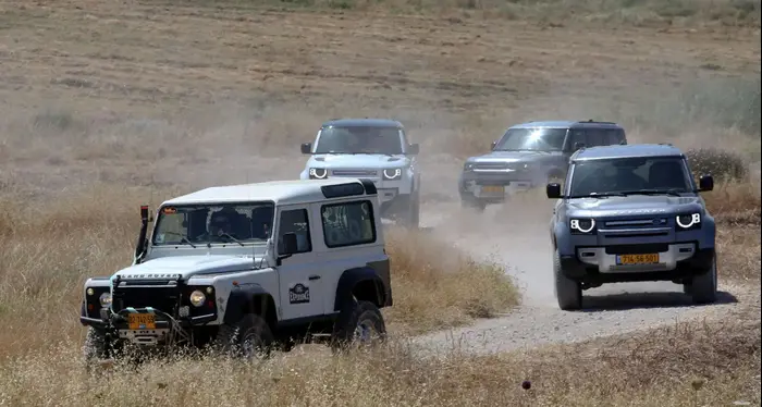 לנד רובר דיפנדר: נהיגה ראשונה (יח"צ , רונן טופלברג) לנד רובר דיפנדר: נהיגה ראשונה (יח"צ , רונן טופלברג)