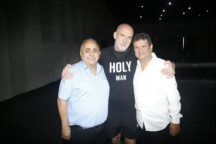 חוזרים לאופנה אדיב ברוך מוטי רייף רמזי גבאי (יח"צ , גיל חיון) חוזרים לאופנה אדיב ברוך מוטי רייף רמזי גבאי (יח"צ , גיל חיון)