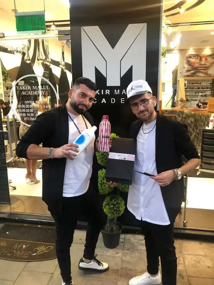 יקיר מלול וברק רוזיליו מבכירי הפרזנטורים של איברה ישראל (אתר רשמי , איברה ישראל) יקיר מלול וברק רוזיליו מבכירי הפרזנטורים של איברה ישראל (אתר רשמי , איברה ישראל)