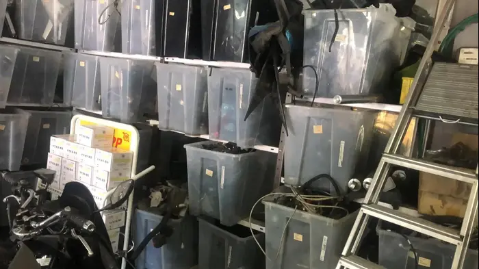 מוסך אופנועי הגשר (יח"צ) מוסך אופנועי הגשר (יח"צ)