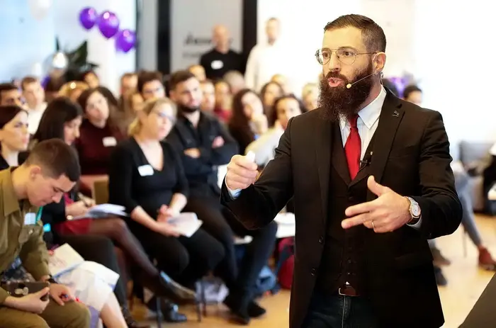 אייל אברהם לוי (יח"צ) אייל אברהם לוי (יח"צ)