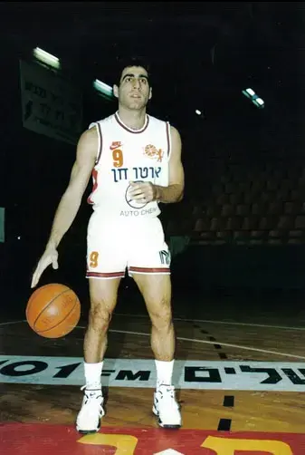 עדי גורדון לשעבר שחקן הפועל ירושלים (אתר רשמי , הפועל ירושלים)