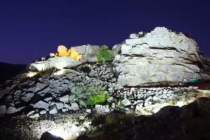 מבצר נמרוד (רשות הטבע והגנים) מבצר נמרוד (רשות הטבע והגנים)