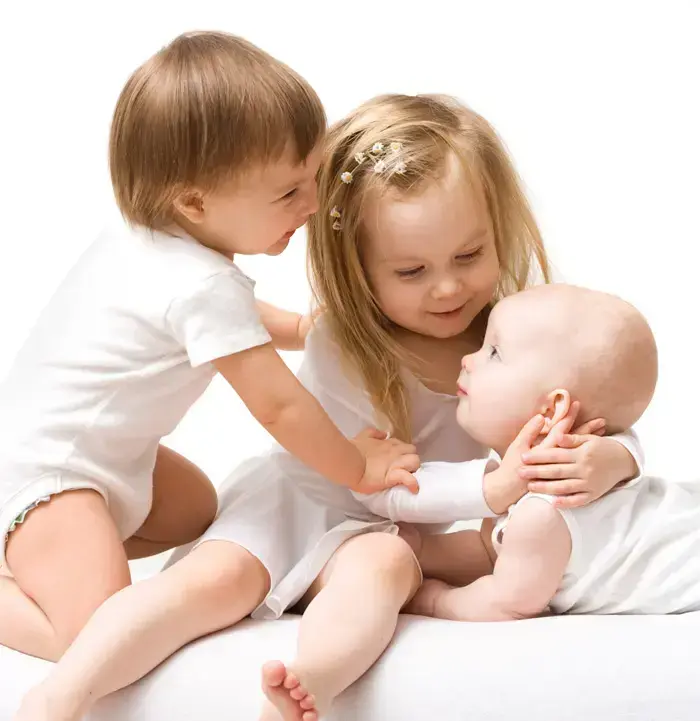 פעוטות משחקים (ShutterStock) פעוטות משחקים (ShutterStock)