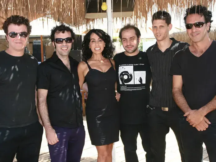ריטה עם כנסיית השכל (שי אוקנין) ריטה עם כנסיית השכל (שי אוקנין)