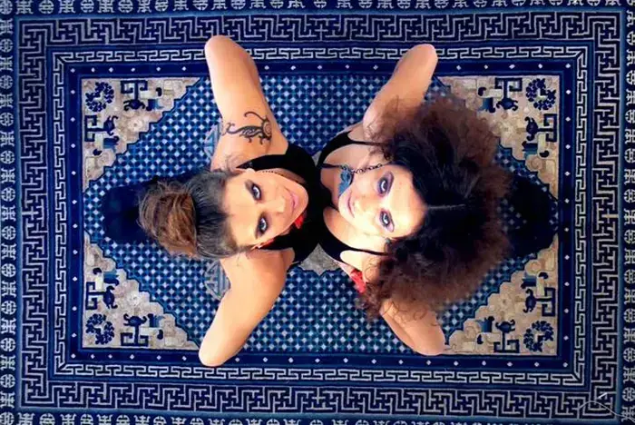 יעל דקלבאום עם אונילי (יח"צ , אונילי) יעל דקלבאום עם אונילי (יח"צ , אונילי)