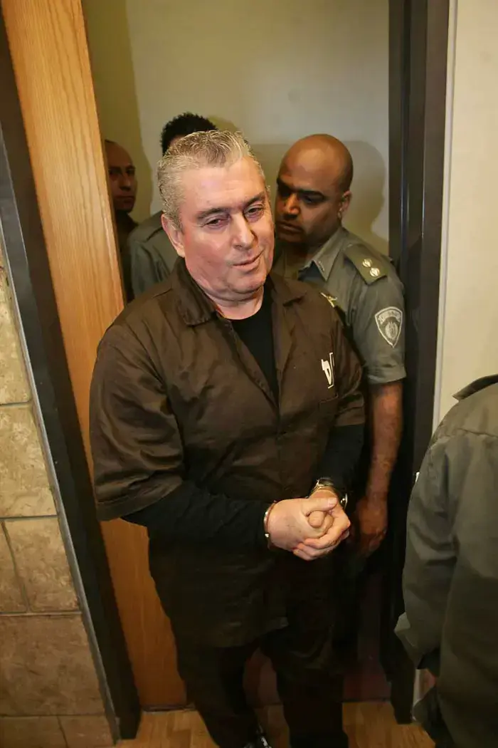 כתב אישום נגד זאב רוזנשטיין בבית משפט בנצרת ינואר 2010 (אורי לנץ) כתב אישום נגד זאב רוזנשטיין בבית משפט בנצרת ינואר 2010 (אורי לנץ)