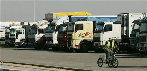 עזה, מעברים, הקלות בסגר, משאיות, סיוע הומניטרי (AP , Ariel Schalit) עזה, מעברים, הקלות בסגר, משאיות, סיוע הומניטרי (AP , Ariel Schalit)