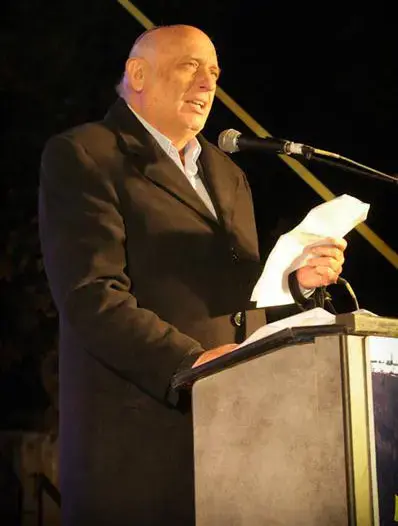 פרופסור הלל וייס בהפגנת ימין בכיכר ציון, ירושלים, תחת הסיסמא: "אומרים כן לבנייה ולא לויתורים", דצמבר 2010 (עומר מירון) פרופסור הלל וייס בהפגנת ימין בכיכר ציון, ירושלים, תחת הסיסמא: "אומרים כן לבנייה ולא לויתורים", דצמבר 2010 (עומר מירון)