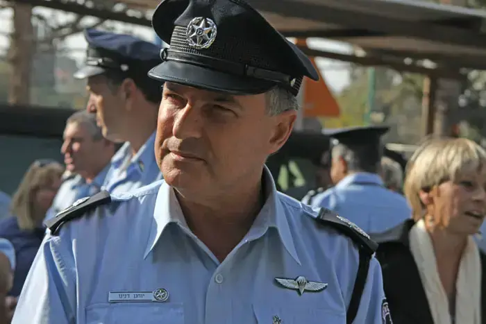 יוחנן דנינו בציון ה-30 לתנ"צ ליאור בוקר, ינואר 2011 (שלומי גבאי) יוחנן דנינו בציון ה-30 לתנ"צ ליאור בוקר, ינואר 2011 (שלומי גבאי)
